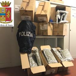 In macchina con 28 kg. di marijuana, arrestato 36enne fiorentino 